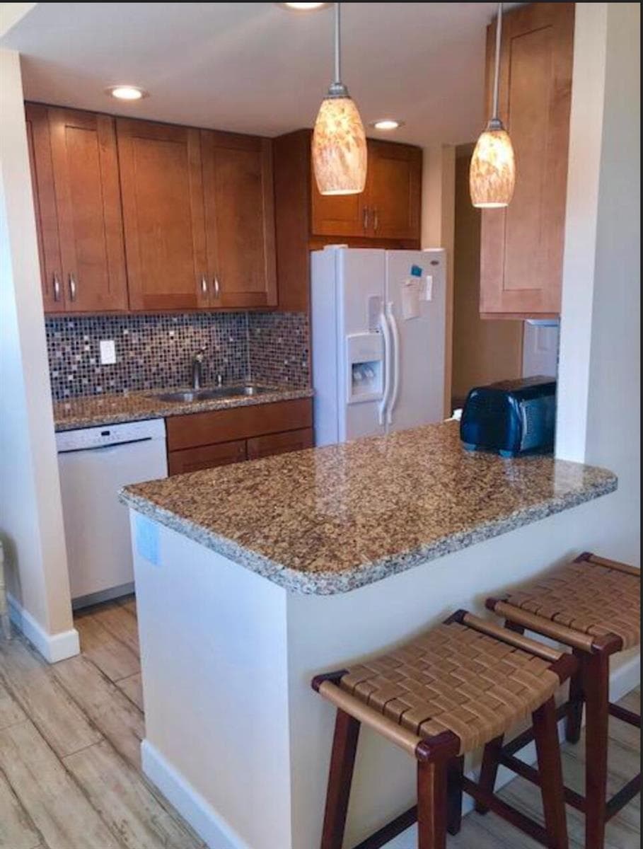 Kitchen with seating area