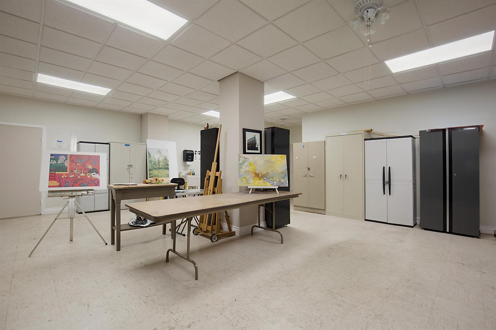 BOCA TOWERS ART ROOM
