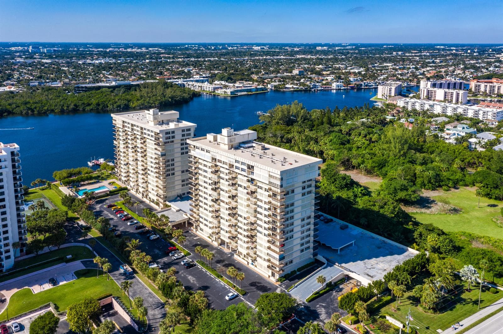 BOCA TOWERS BLDG