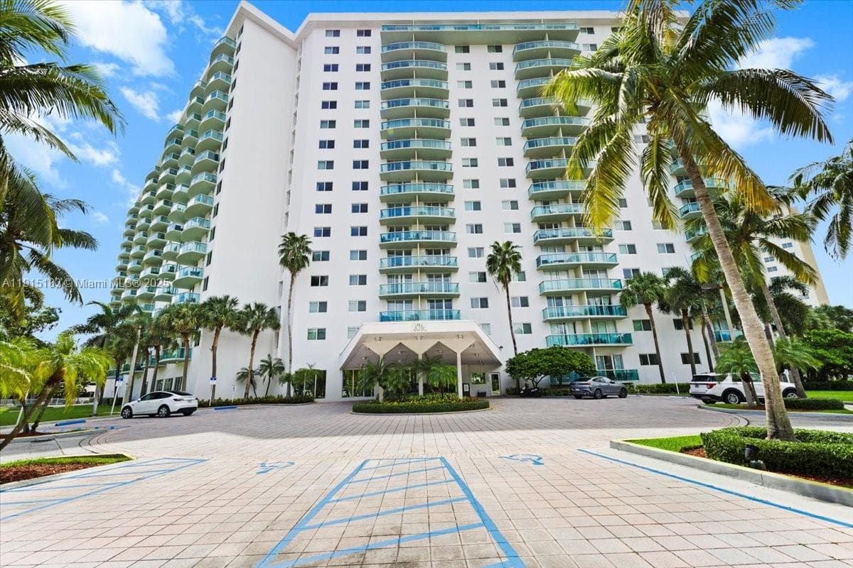 OCEANVIEW BUILDING B COND · #1602 in Sunny Isles Beach - Photo 32