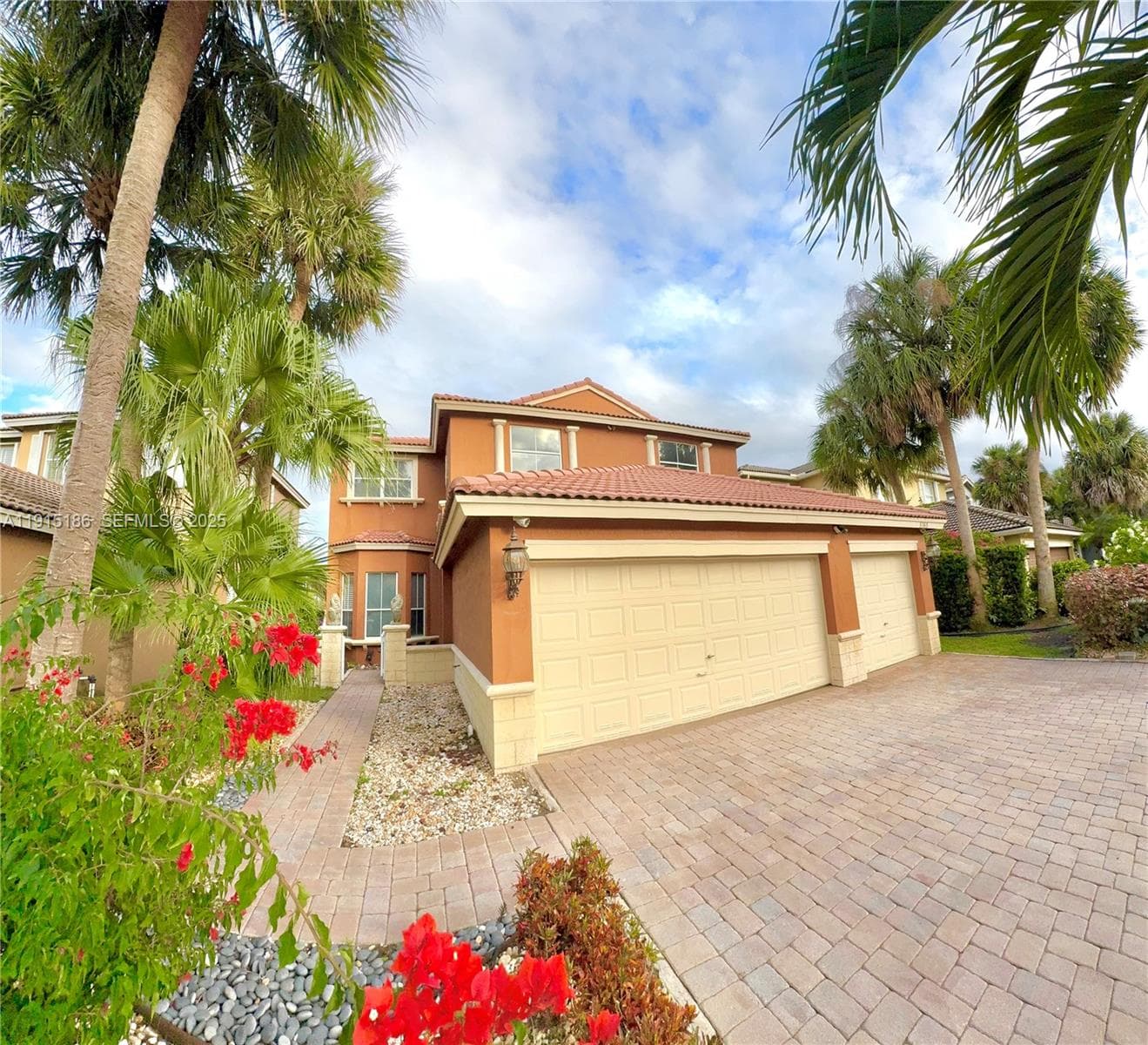 5363 SW 38th Ave photo 1