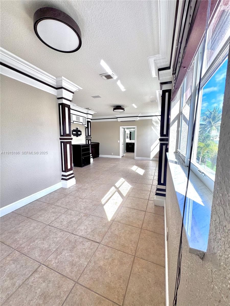 SITTING ROOM IN MASTER BEDROOM