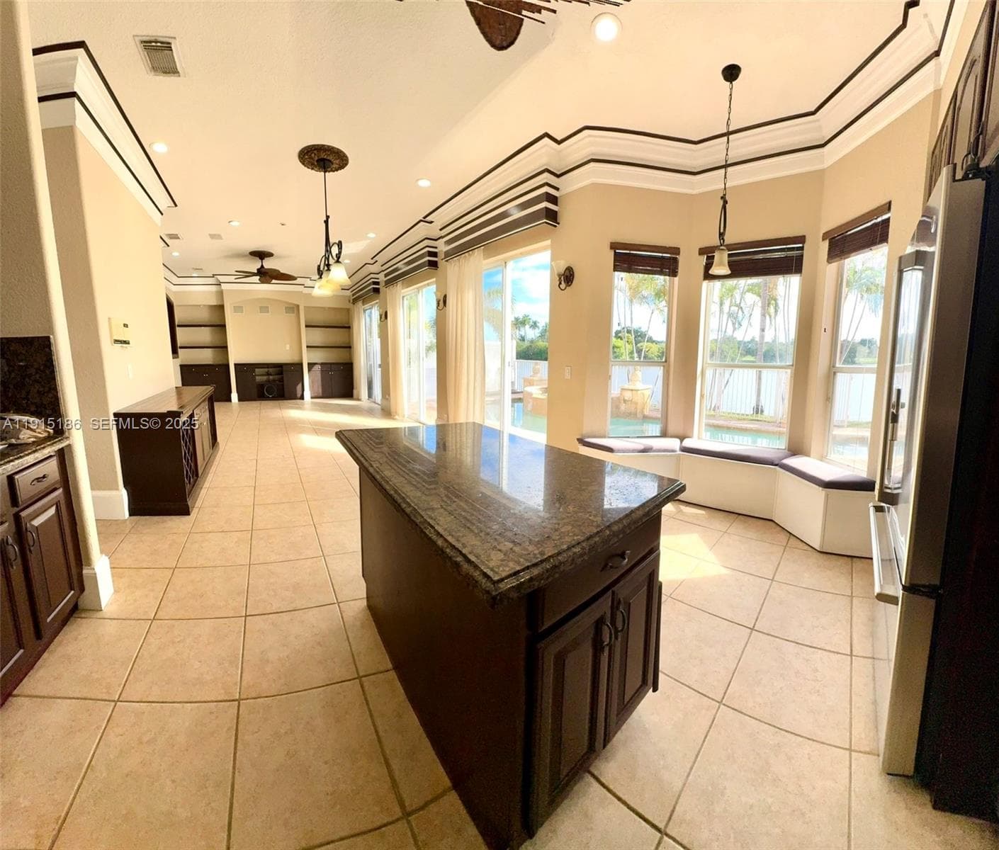 OPEN KITCHEN LIVING