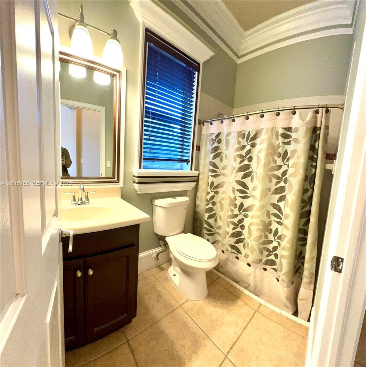 DOWNSTAIRS BATH