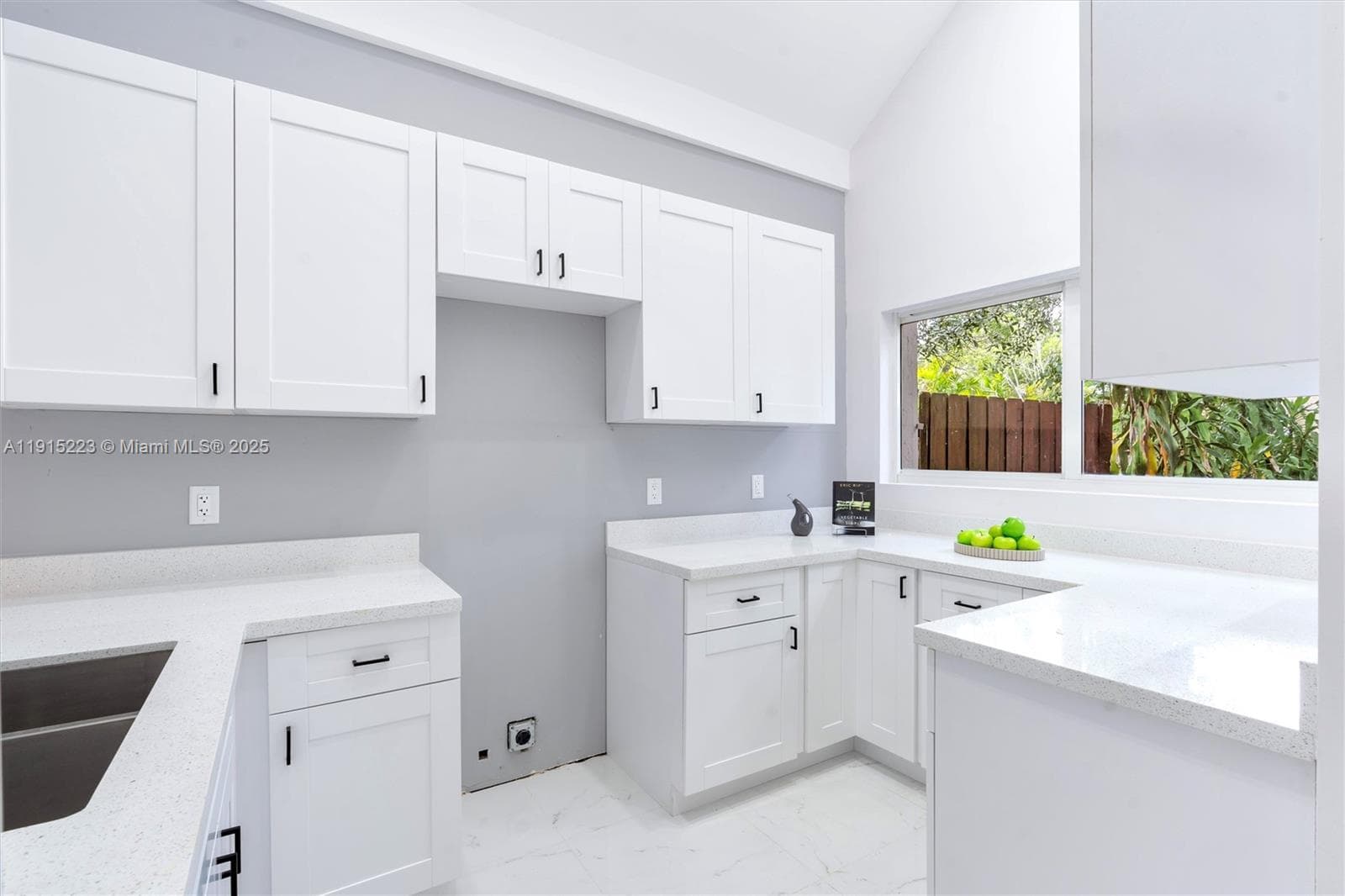 6884 NW 30th Ave photo 13