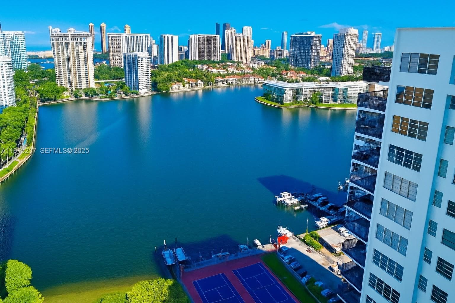 COMMODORE PLAZA CONDO · #717 in Aventura - Photo 27