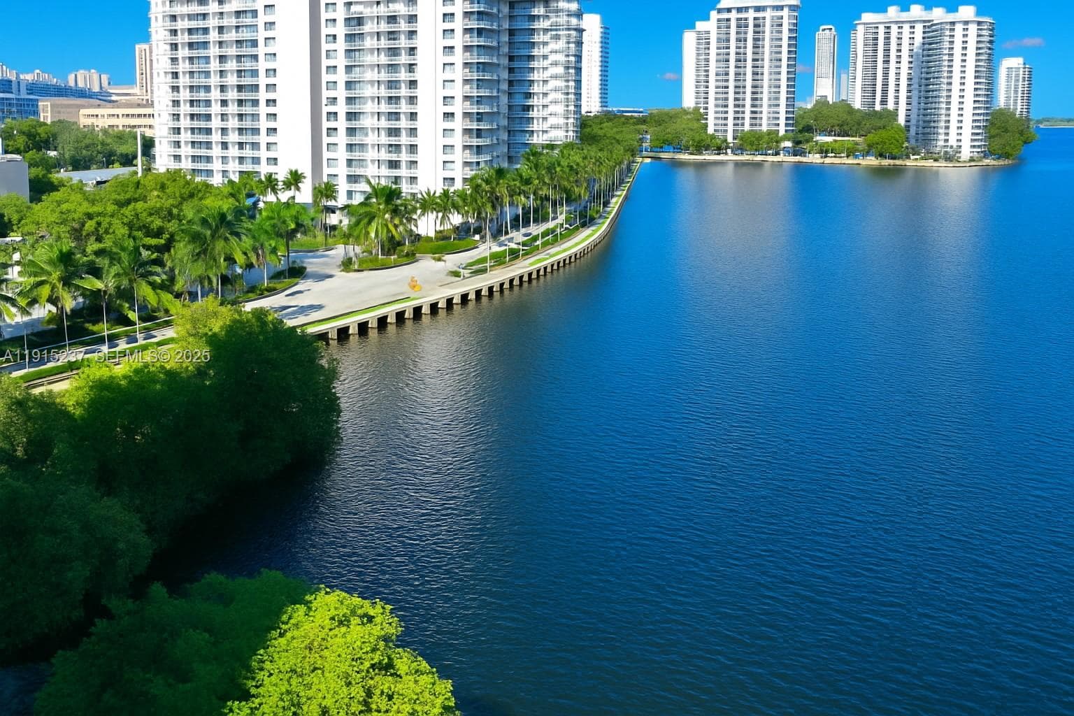COMMODORE PLAZA CONDO · #717 in Aventura - Photo 26