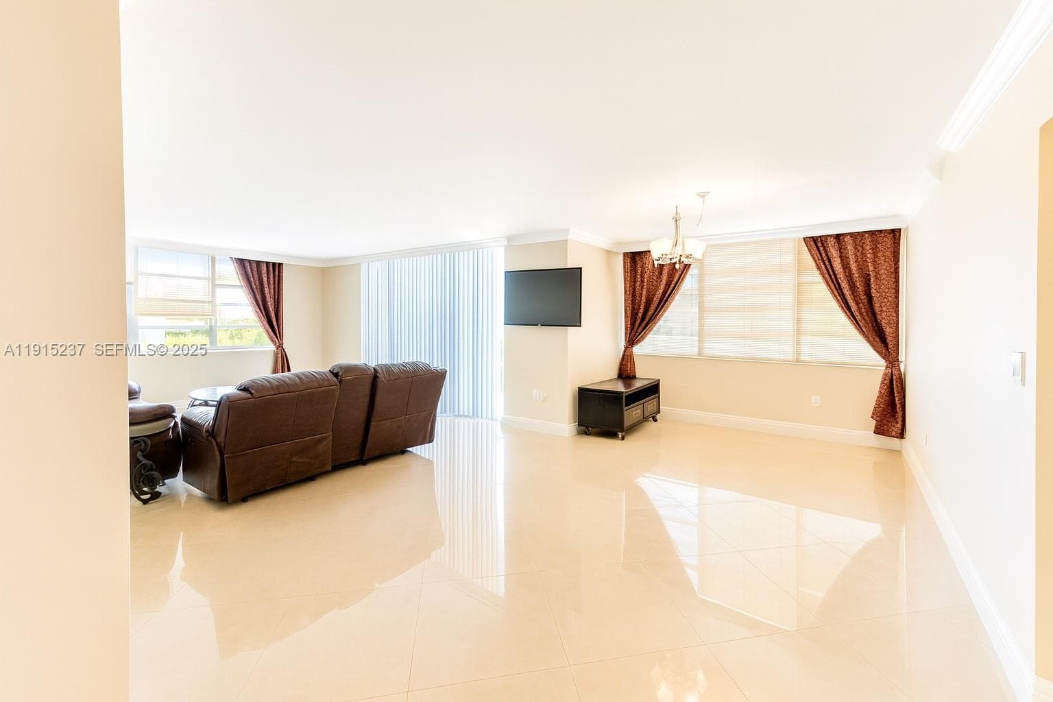 COMMODORE PLAZA CONDO · #717 in Aventura - Photo 4