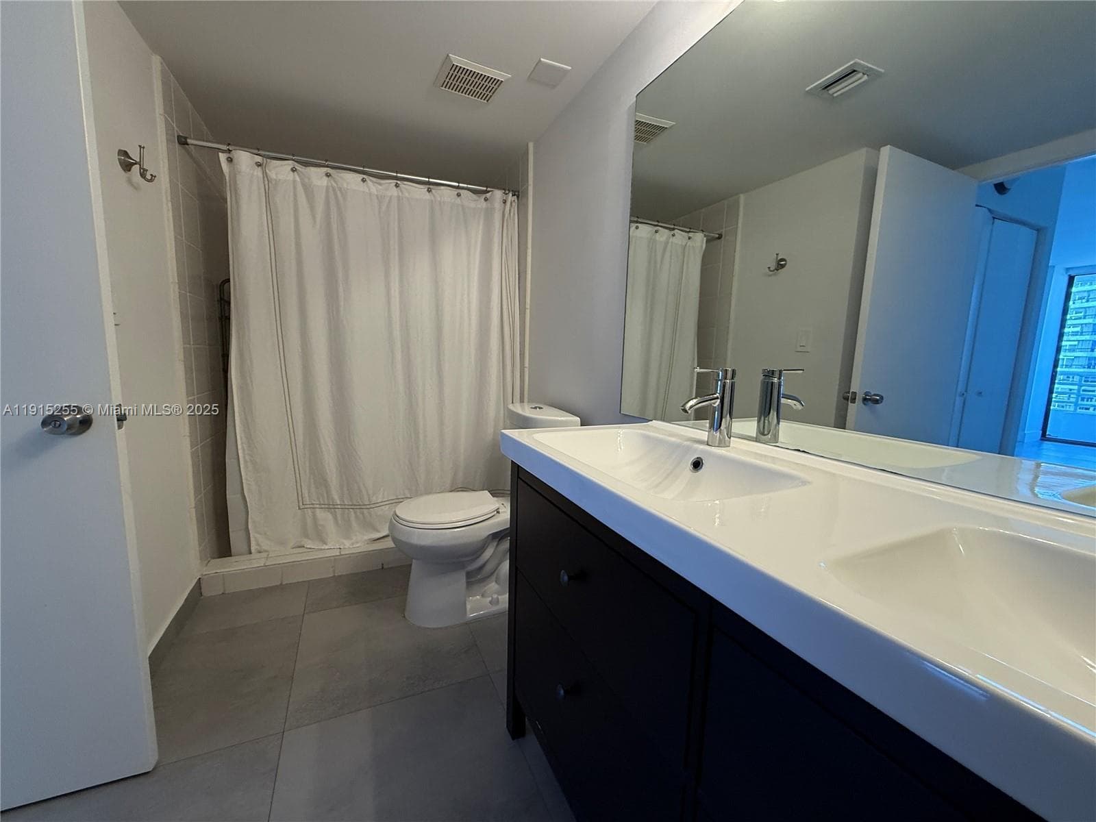 PARC CENTRAL AVENTURA EAS · #1709 in Aventura - Photo 16