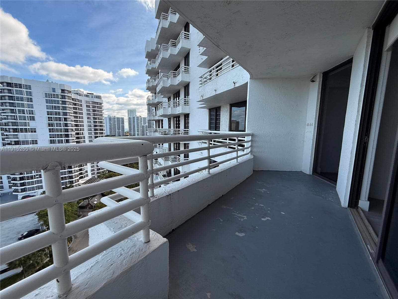 PARC CENTRAL AVENTURA EAS · #1709 in Aventura - Photo 18