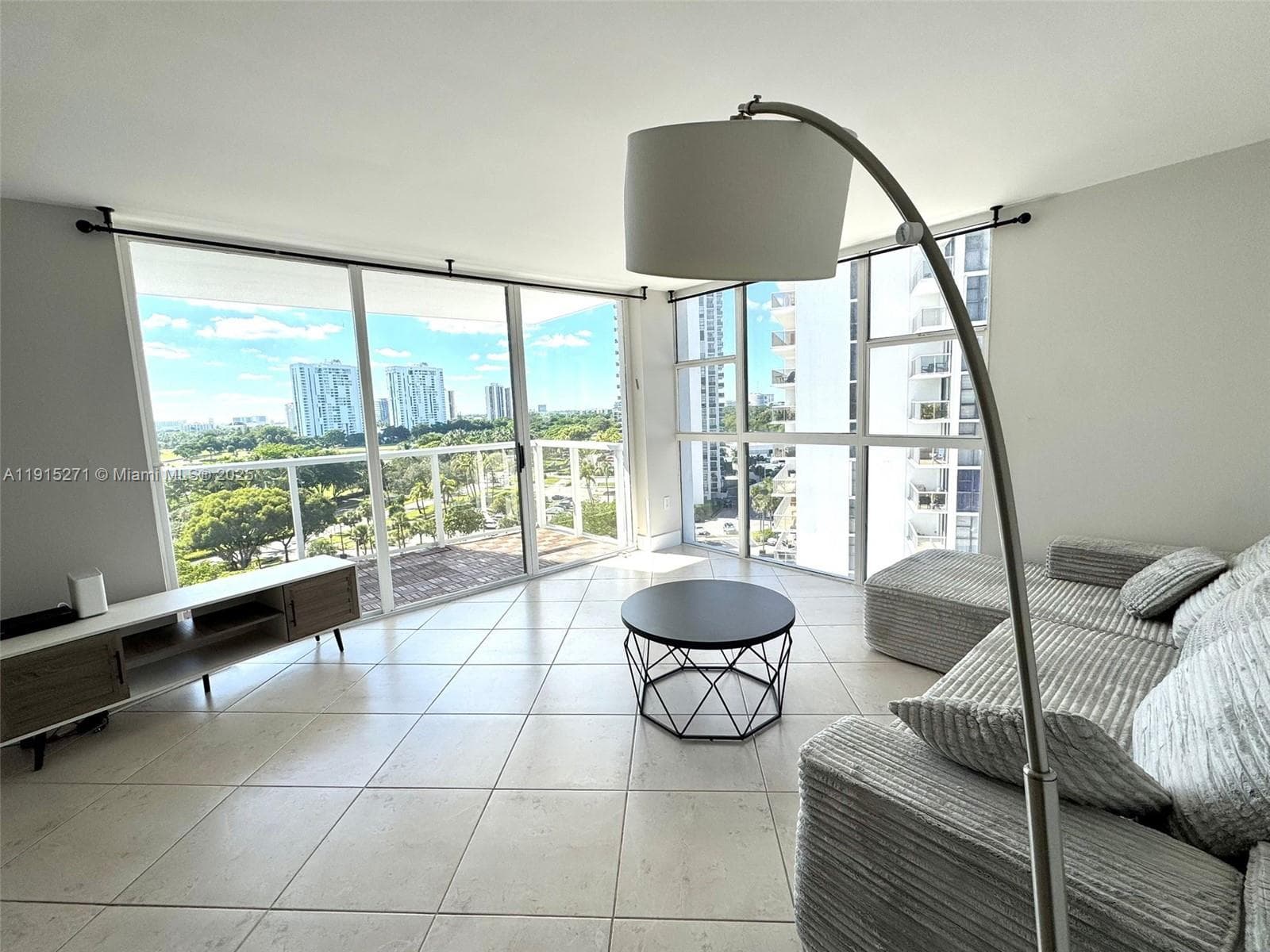 FLAMENCO CONDO TOWER I · #928 in Aventura - Photo 2