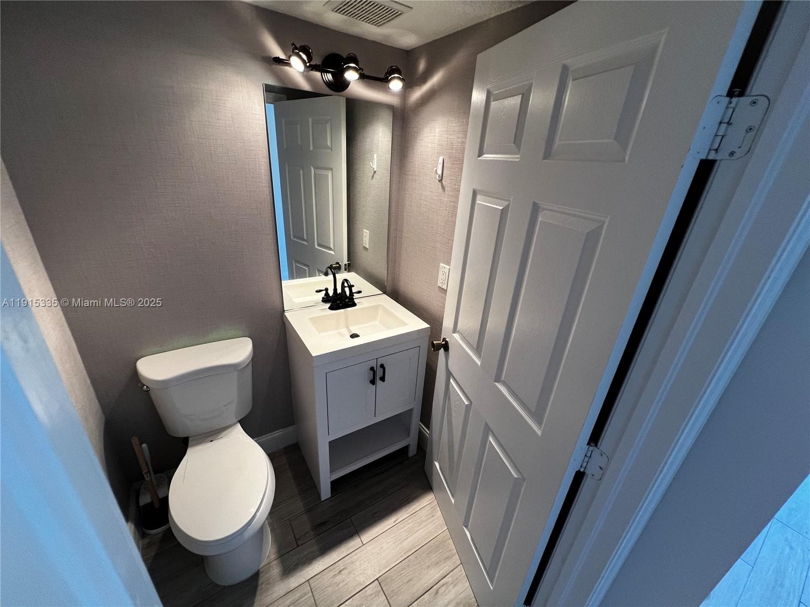 Villas at Harbor isles · #1406 in Dania Beach - Photo 5