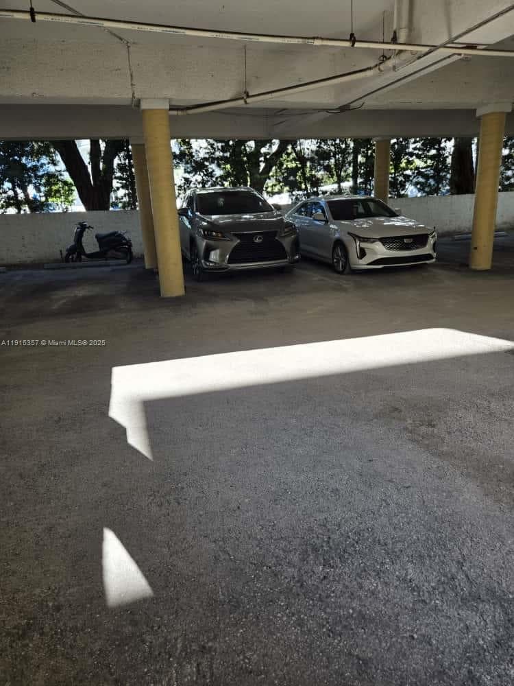 BAYVIEW GARDENS CONDO · #301 in Miami Beach - Photo 2