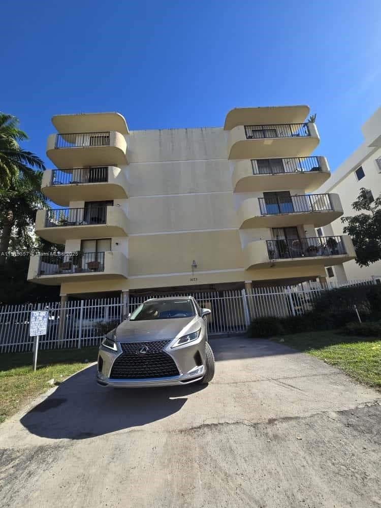 BAYVIEW GARDENS CONDO · #301 in Miami Beach - Photo 1