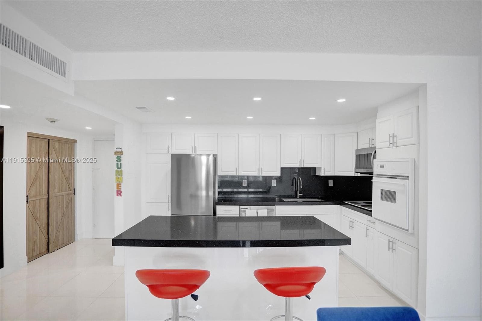 OCEANVIEW BUILDING A COND · #915 in Sunny Isles Beach - Photo 2
