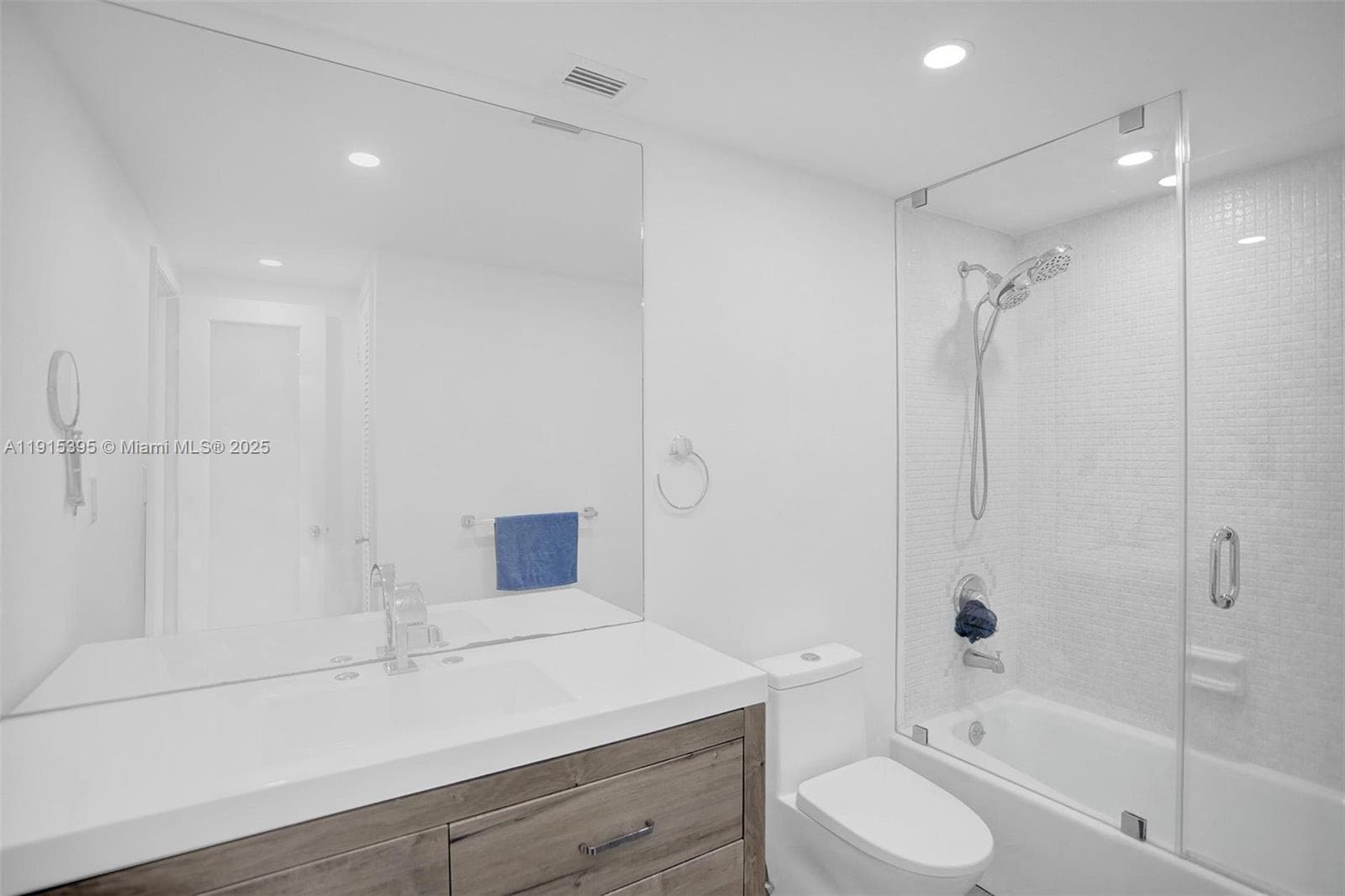 OCEANVIEW BUILDING A COND · #915 in Sunny Isles Beach - Photo 7
