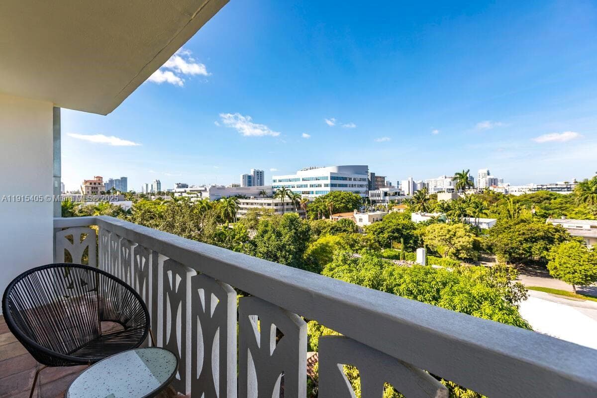 THE MERIDIAN CONDO · #605 in Miami Beach - Photo 12
