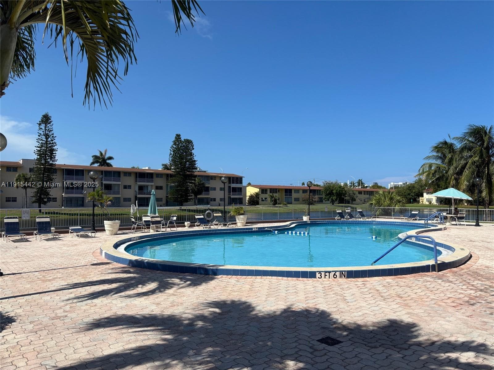 BISCAYNE LAKE GARDENS · #33 in Aventura - Photo 9
