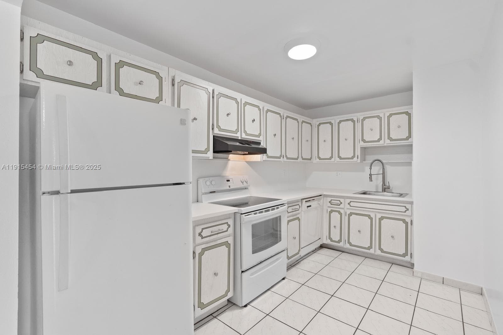 FLORENCE CONDO · #104 in North Miami Beach - Photo 4