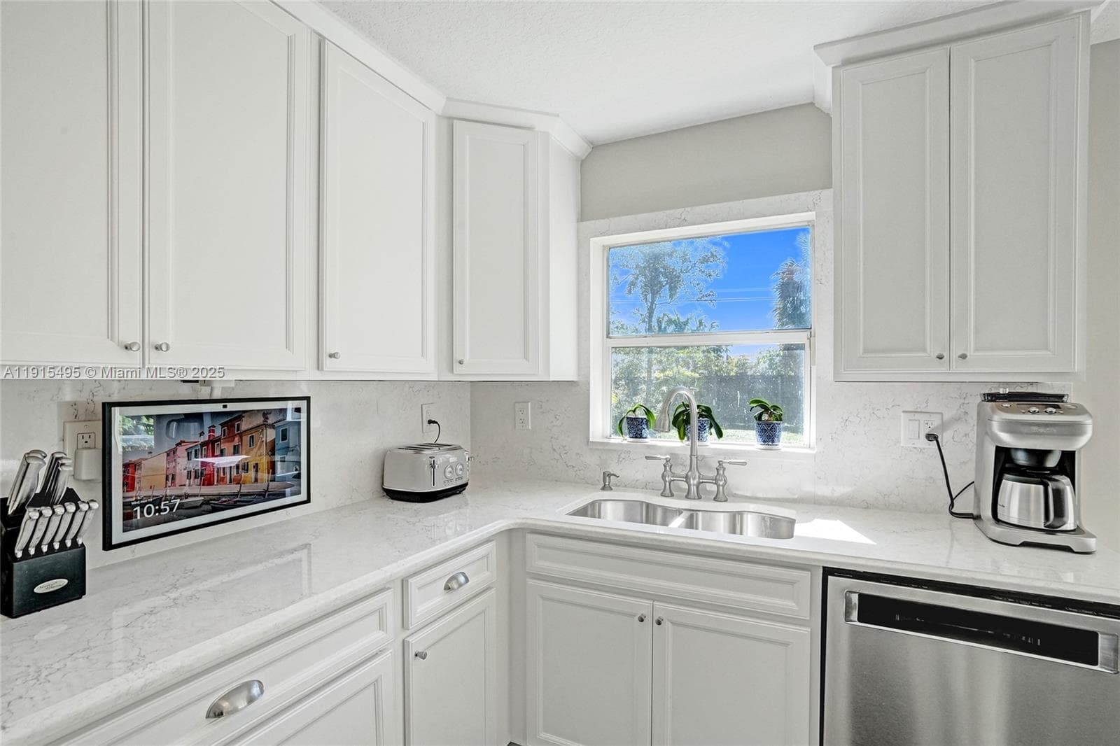 3350 Berkeley Blvd photo 17
