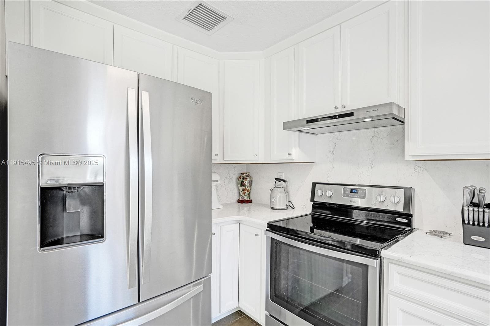 3350 Berkeley Blvd photo 15