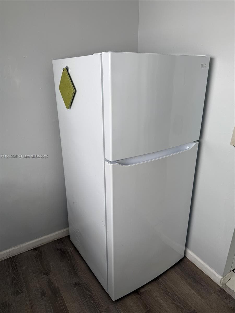 Refridgerator