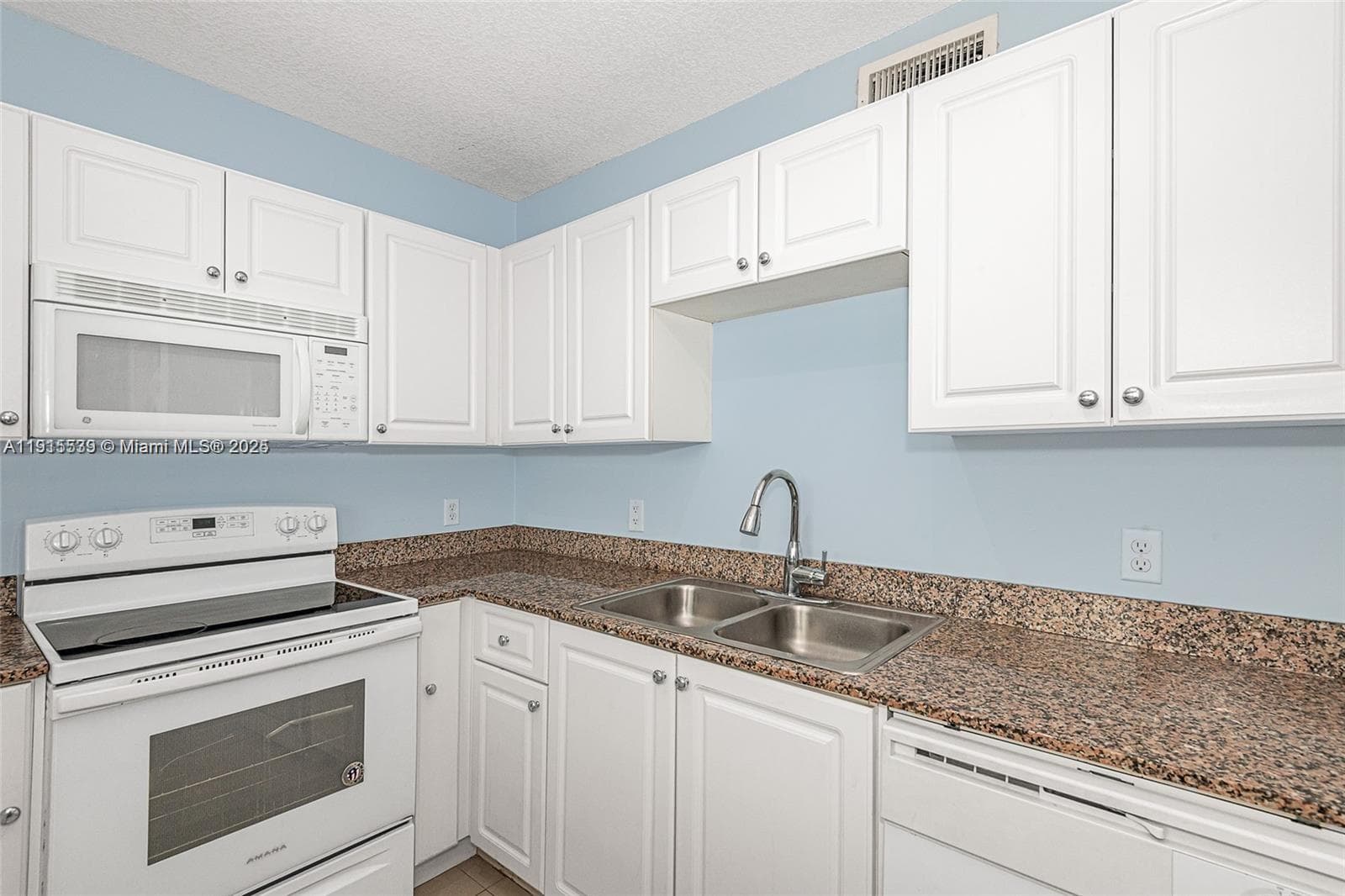 ROND POINT CONDO · #303 in Miami Beach - Photo 9