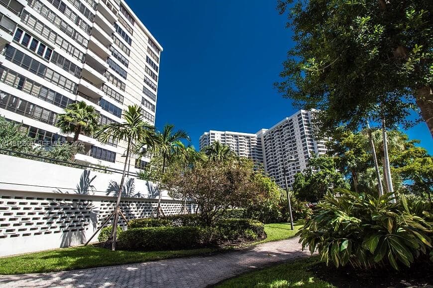 OLYMPUS CONDO · #408 in Hallandale Beach - Photo 24