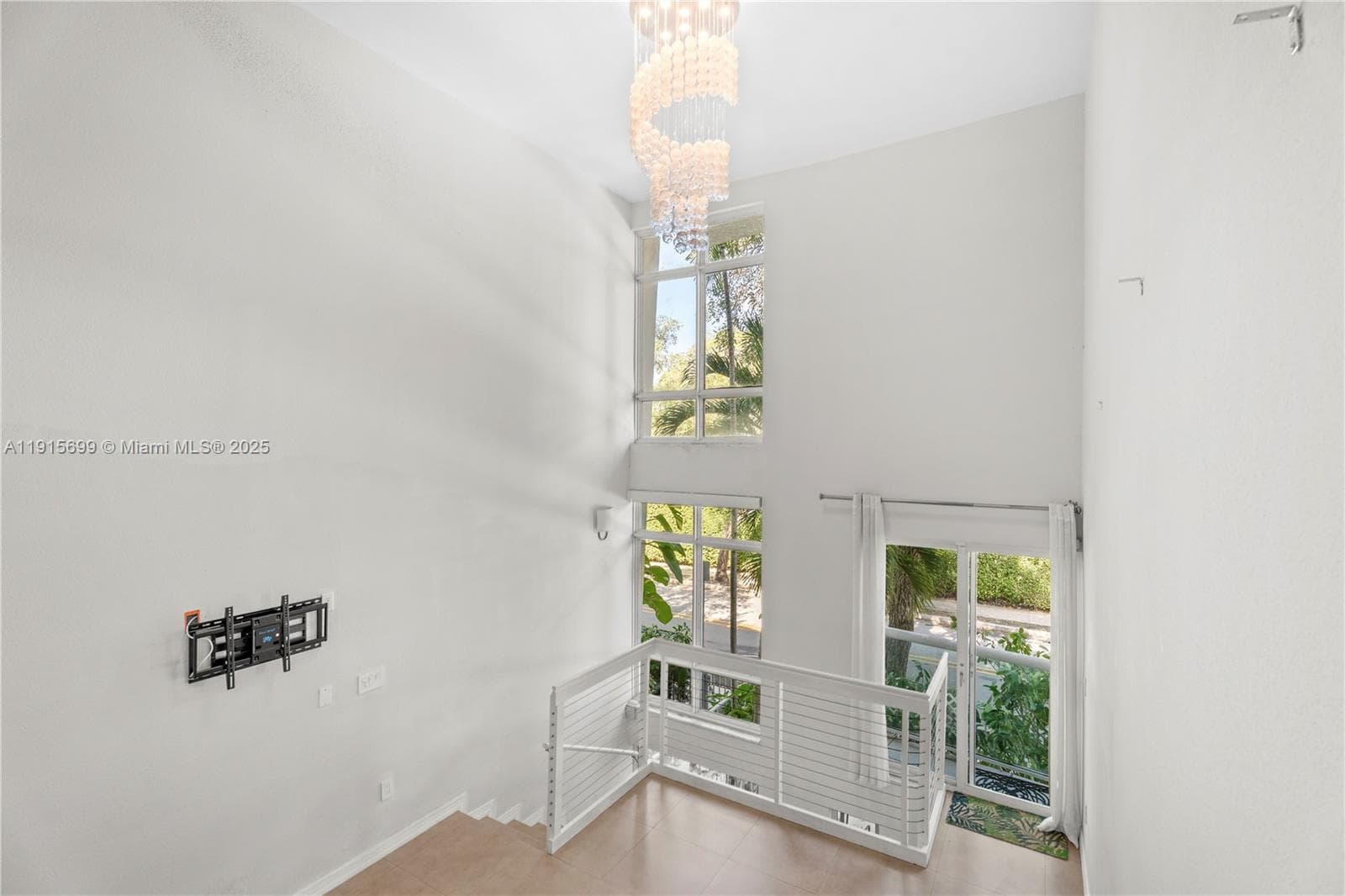 1853 Jefferson Ave #6 photo 6