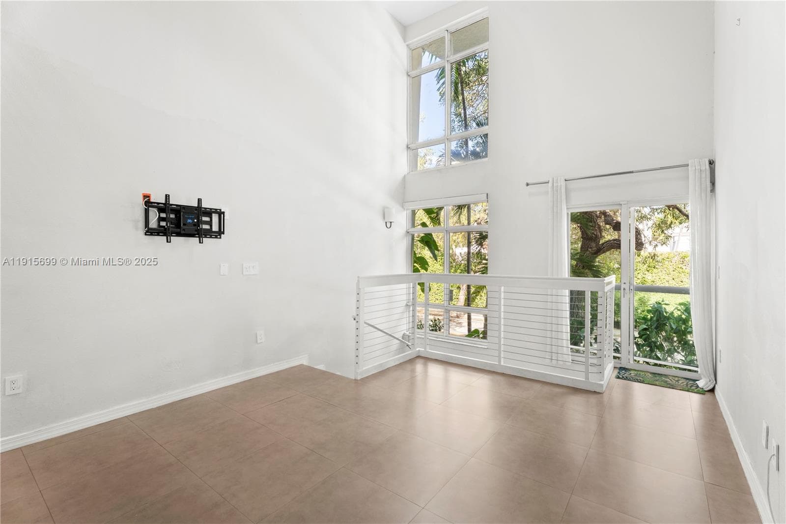 1853 Jefferson Ave #6 photo 5