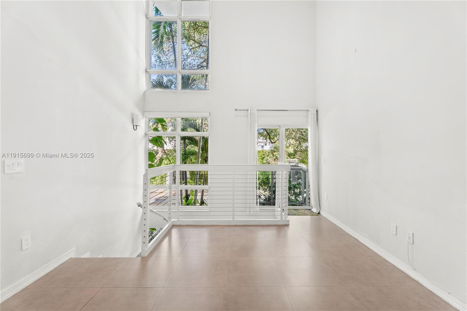 1853 Jefferson Ave #6 photo 4
