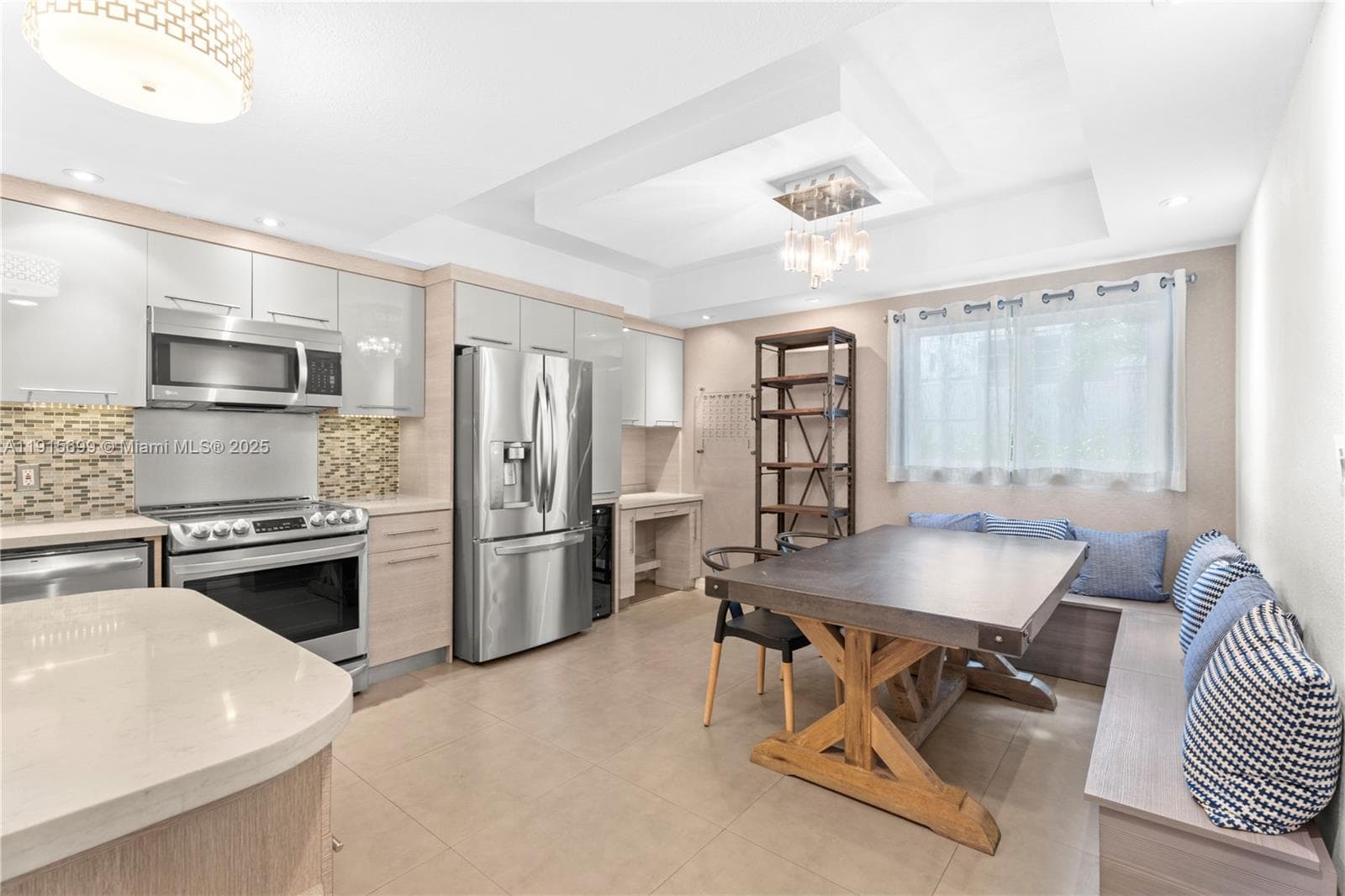 1853 Jefferson Ave #6 photo 8