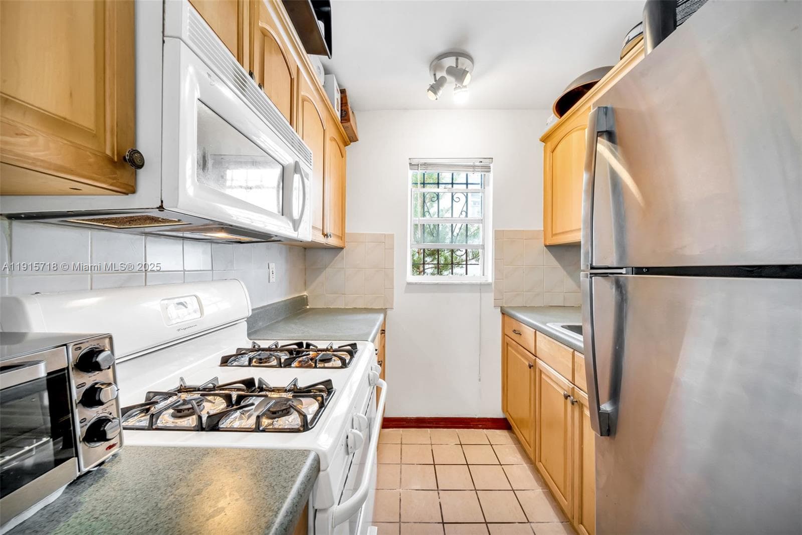 PENN PLAZA CONDO · #203 in Miami Beach - Photo 4