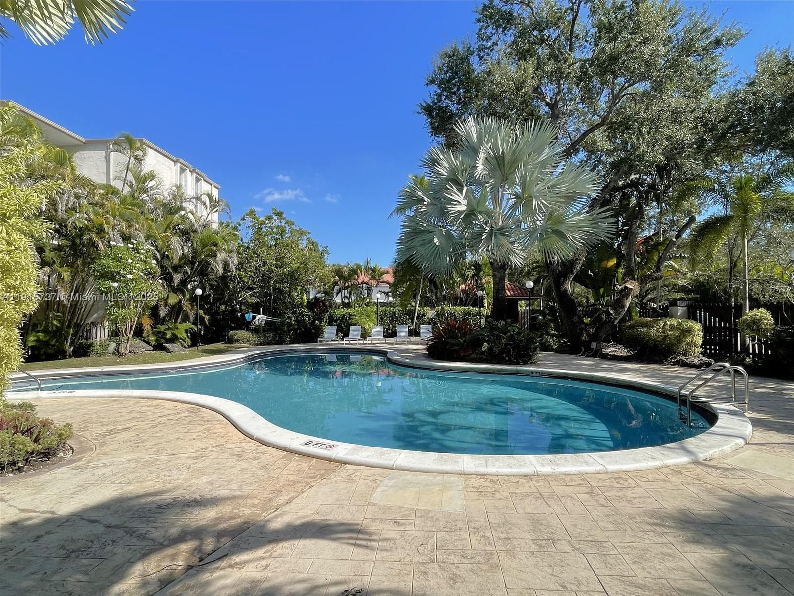 Dadeland Grove · #F408 in Pinecrest - Photo 23