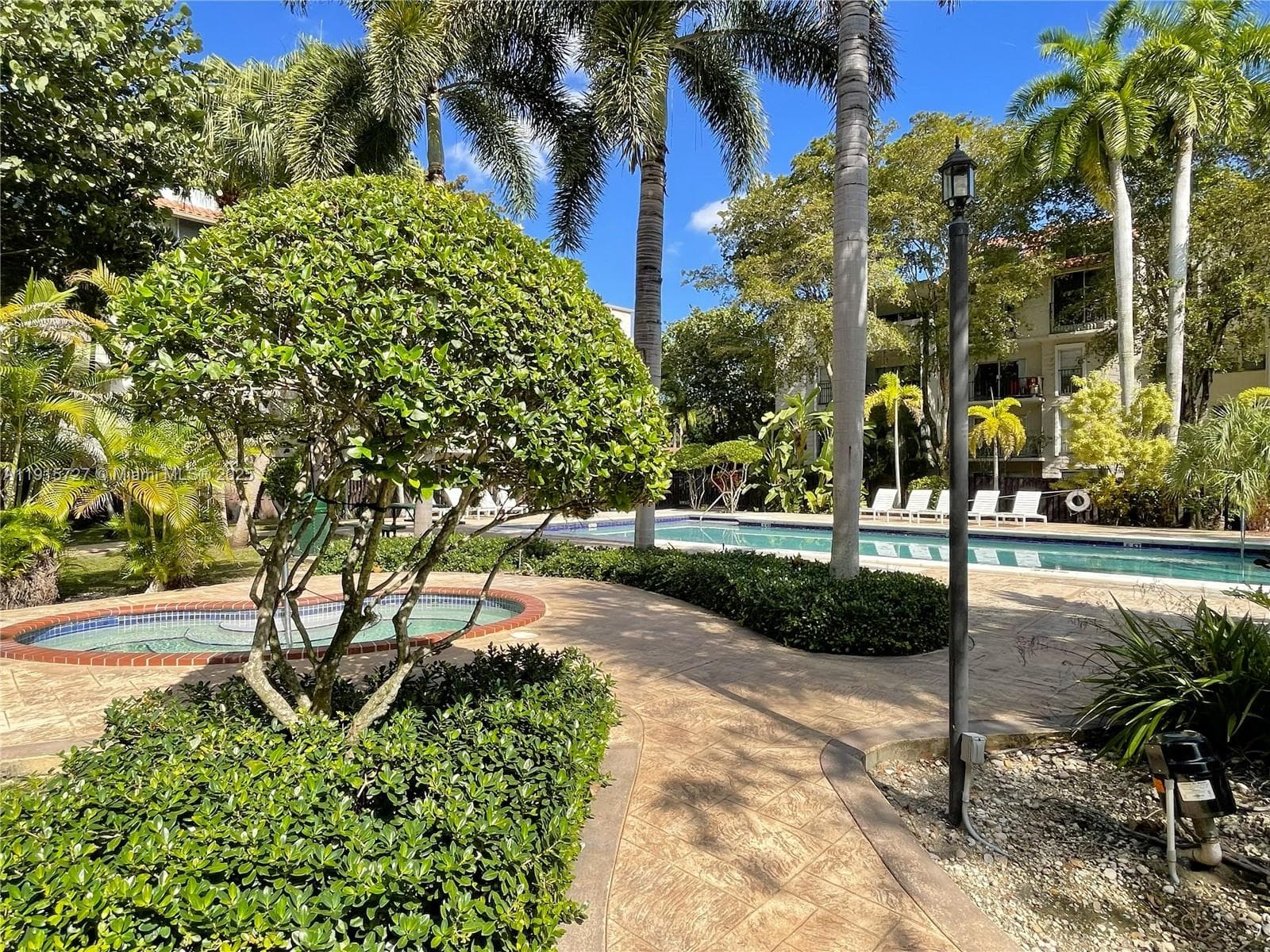 Dadeland Grove · #F408 in Pinecrest - Photo 27