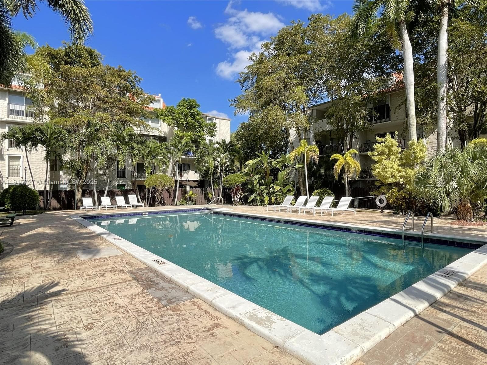 Dadeland Grove · #F408 in Pinecrest - Photo 25