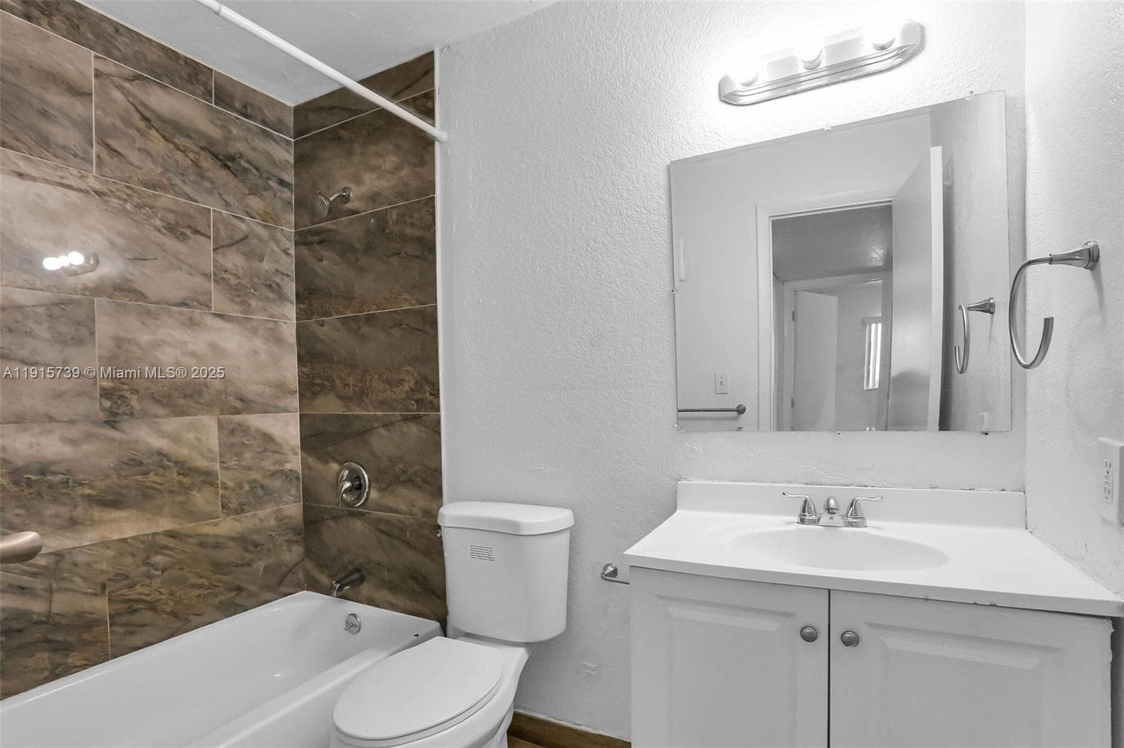 LAKESIDE CONDO AT LAUDERD · #204 in Lauderdale Lakes - Photo 7