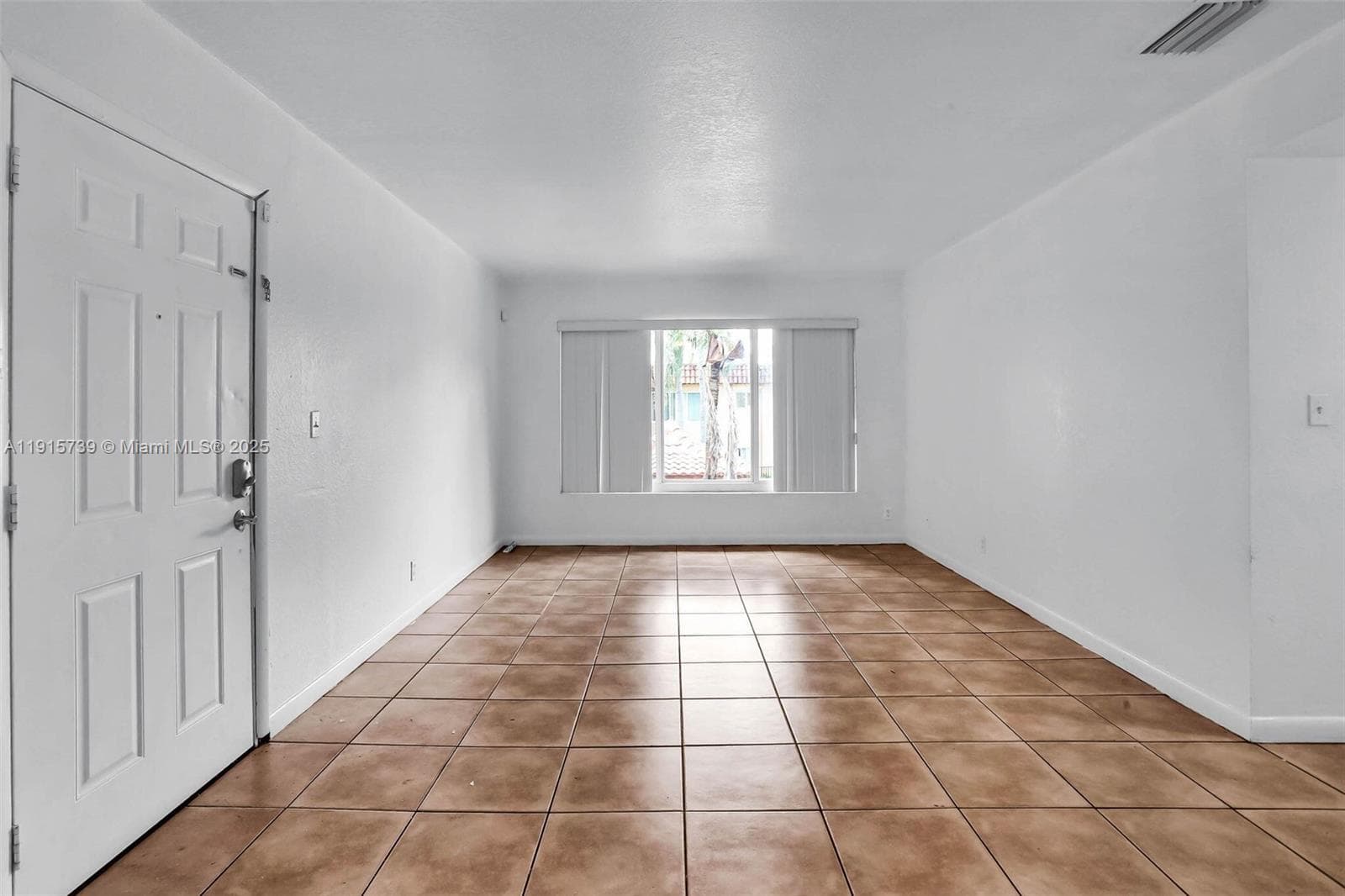 LAKESIDE CONDO AT LAUDERD · #204 in Lauderdale Lakes - Photo 4