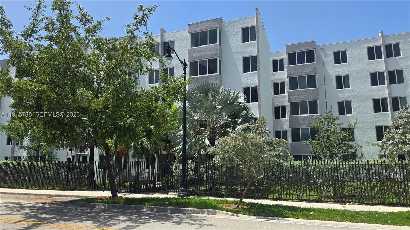 Caribbean Breeze · #510 in Sunny Isles Beach - Photo 2