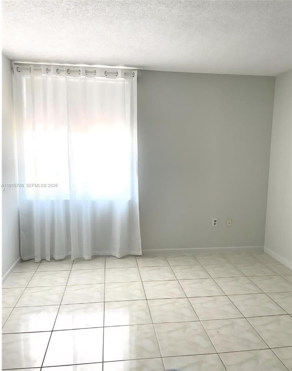 Caribbean Breeze · #510 in Sunny Isles Beach - Photo 12