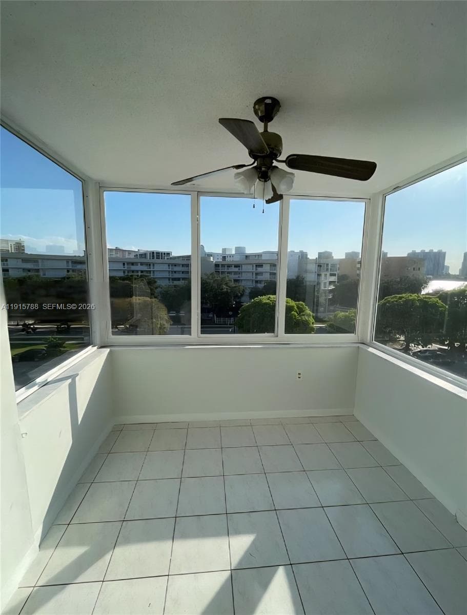 Caribbean Breeze · #510 in Sunny Isles Beach - Photo 10