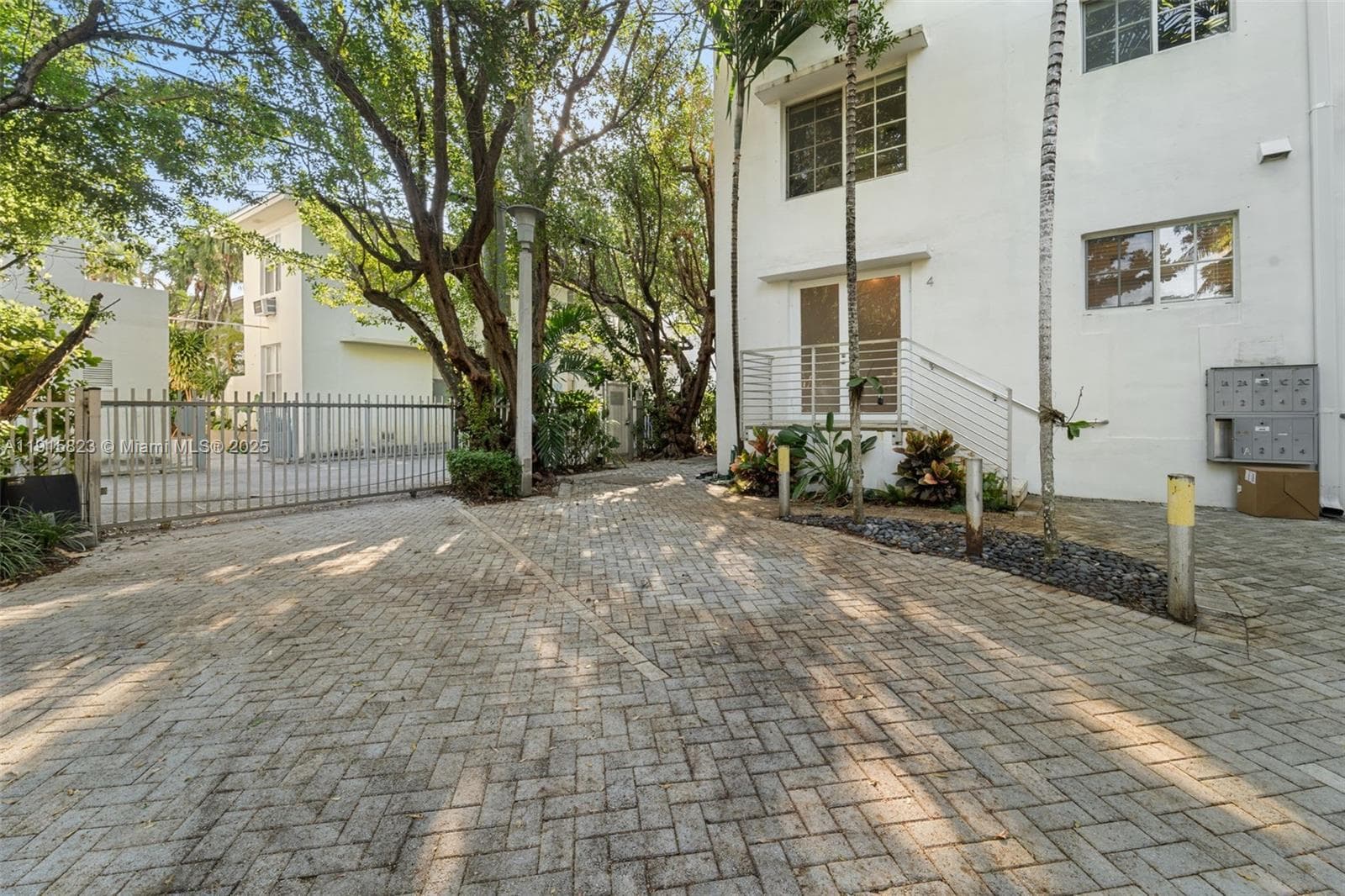 VILLA LUCCA CONDO · #1C in Miami Beach - Photo 17