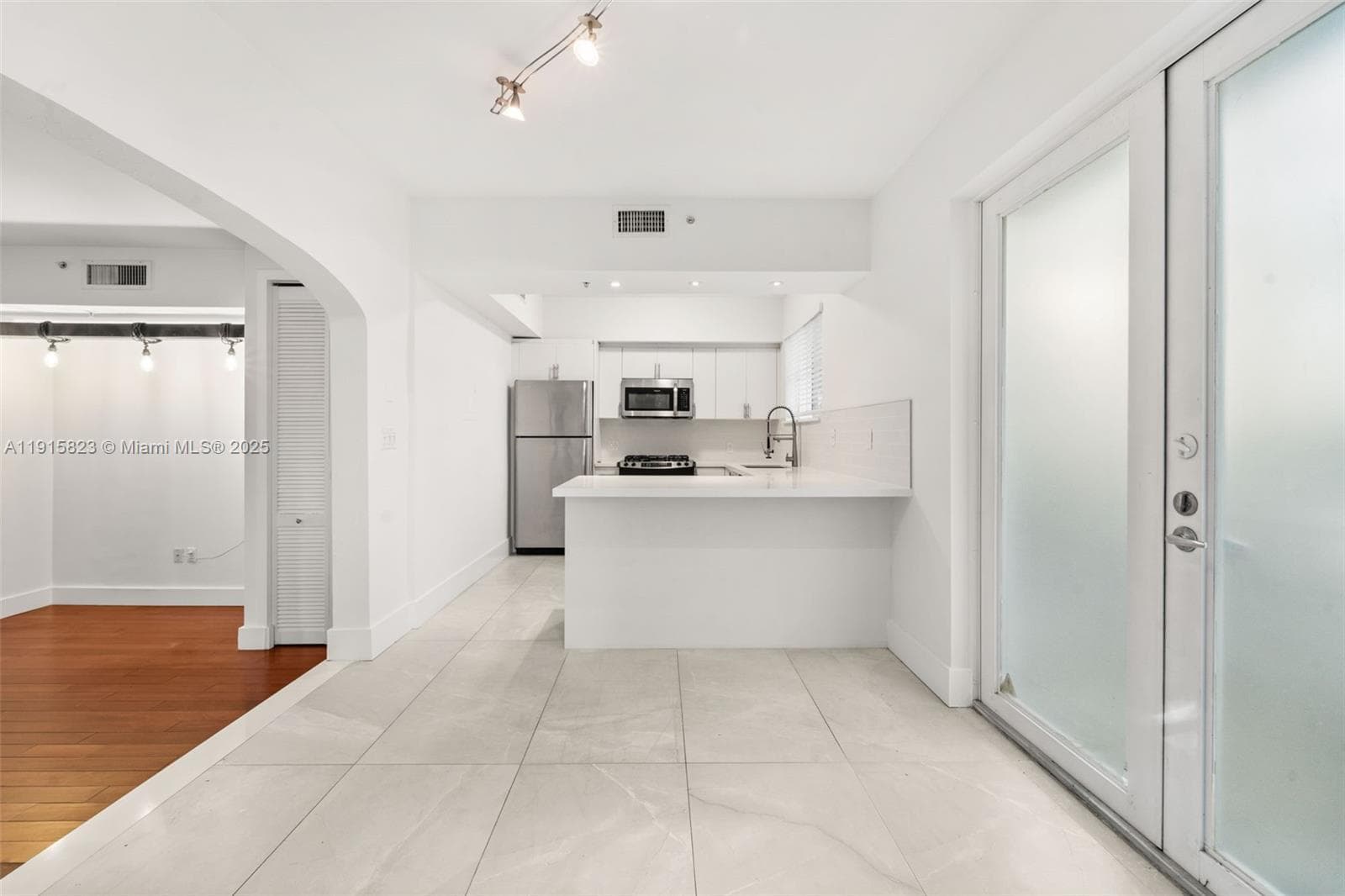 VILLA LUCCA CONDO · #1C in Miami Beach - Photo 12