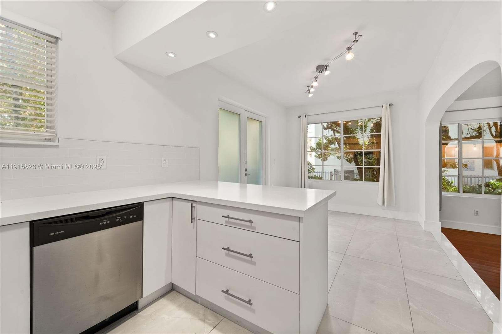 VILLA LUCCA CONDO · #1C in Miami Beach - Photo 11