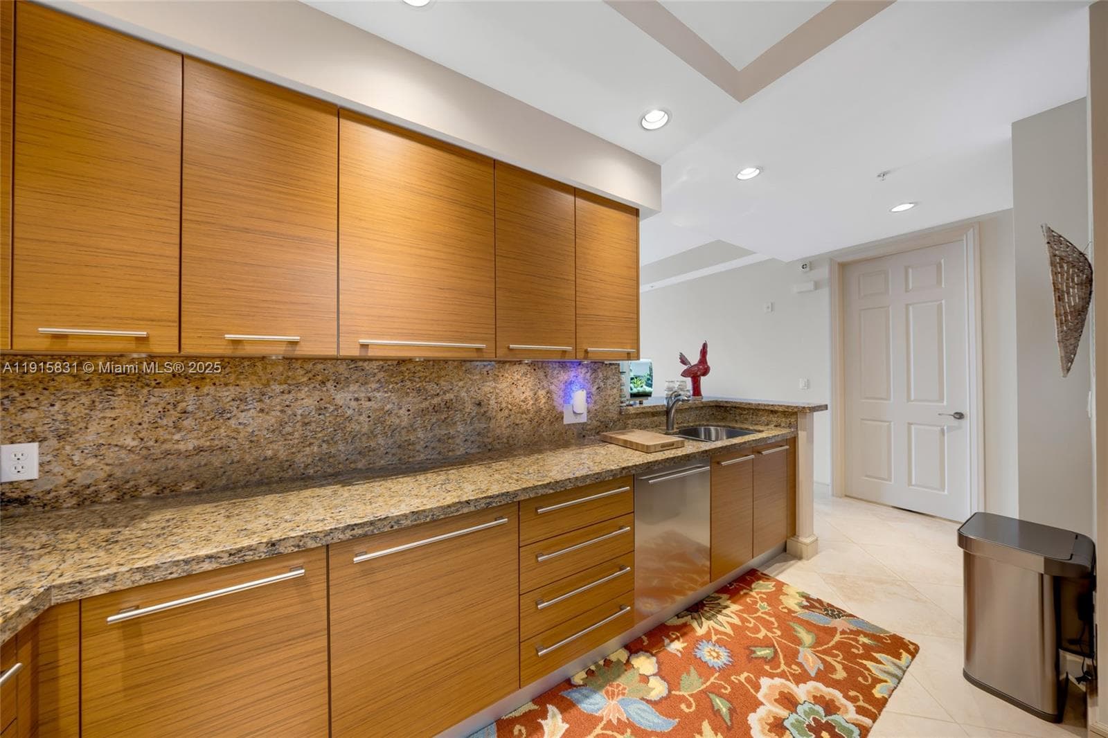VILLAS BY THE SEA 3 CONDO · #3302 in Lauderdale By The Sea - Photo 13