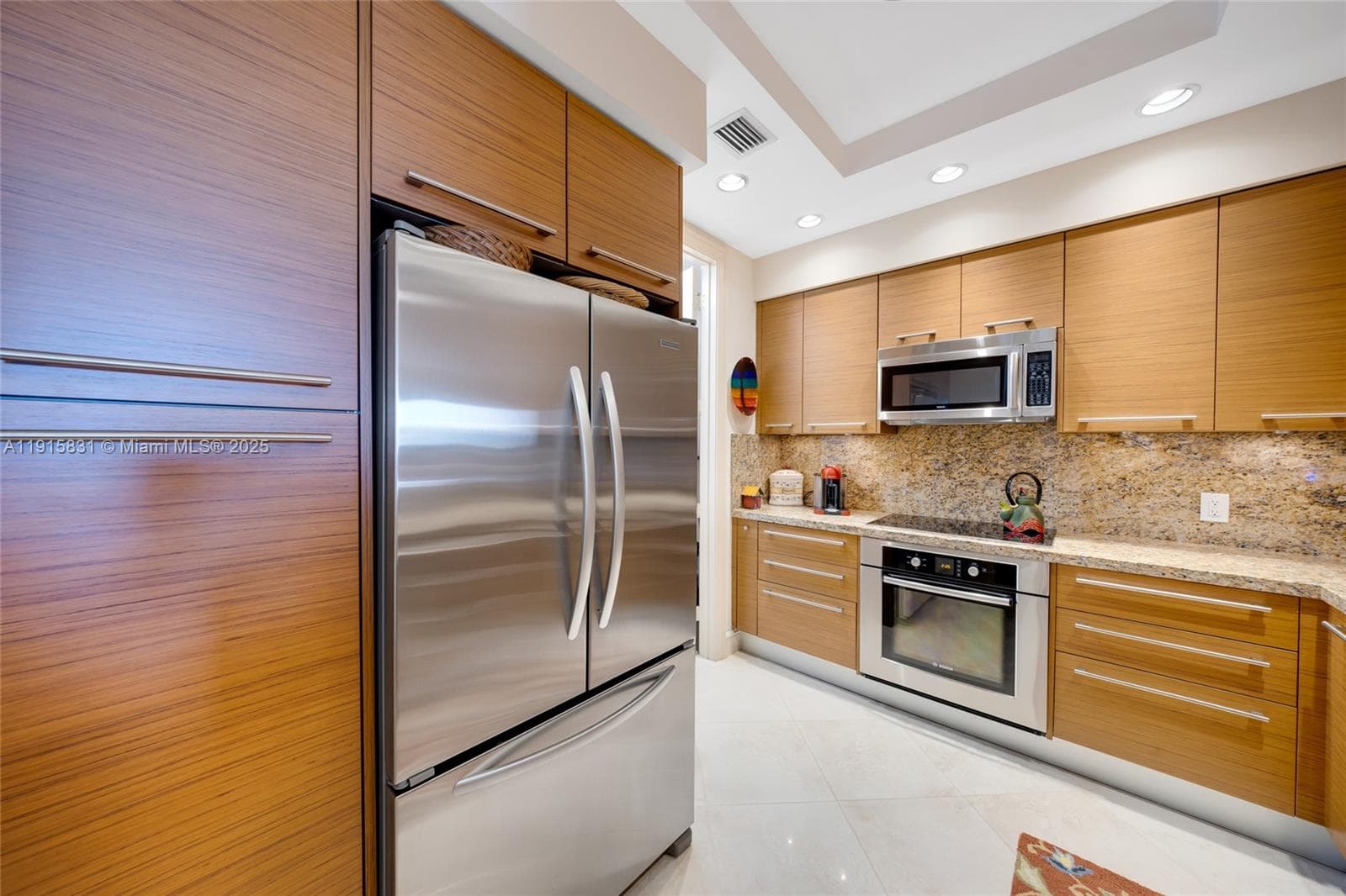 VILLAS BY THE SEA 3 CONDO · #3302 in Lauderdale By The Sea - Photo 11