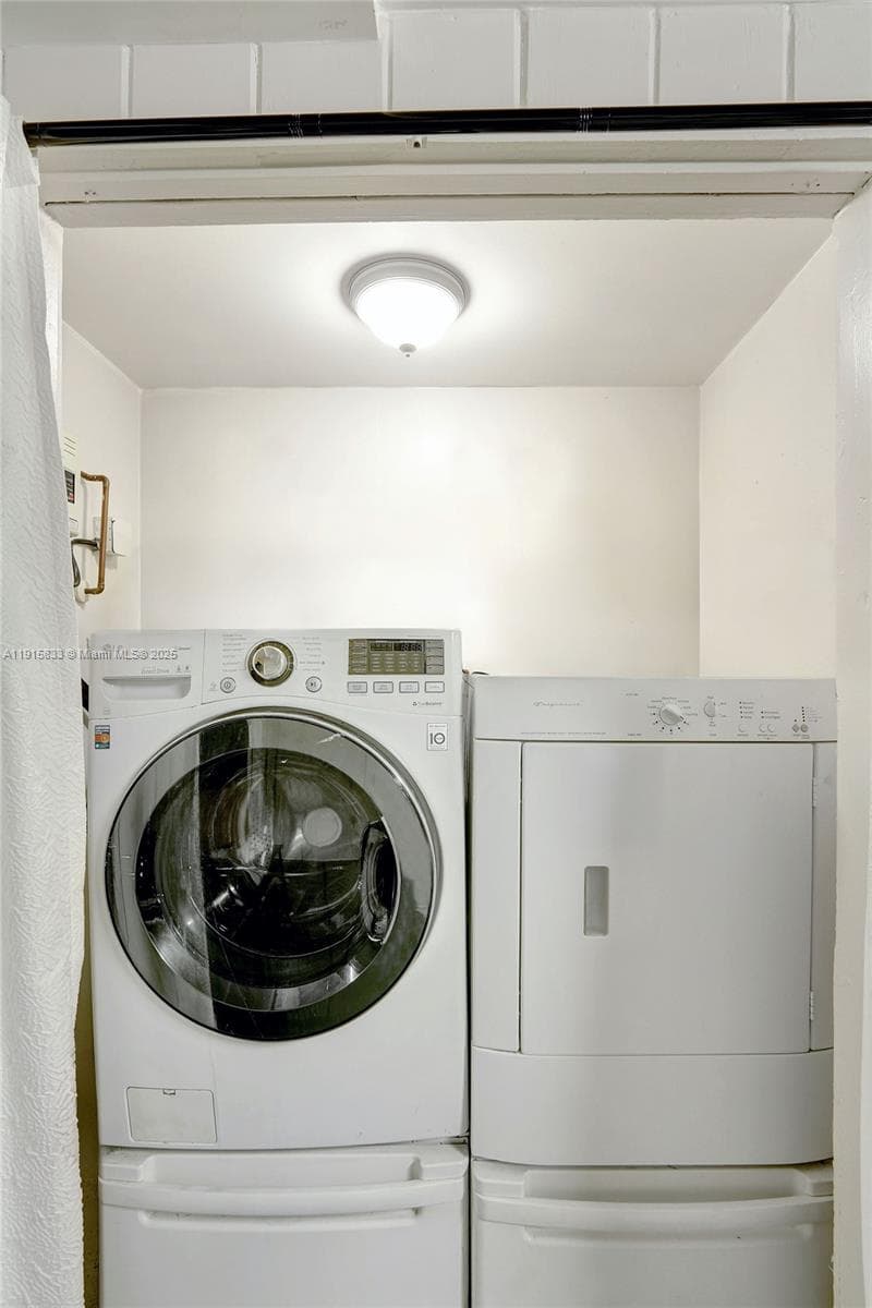 2809 NW 7th Ave photo 27