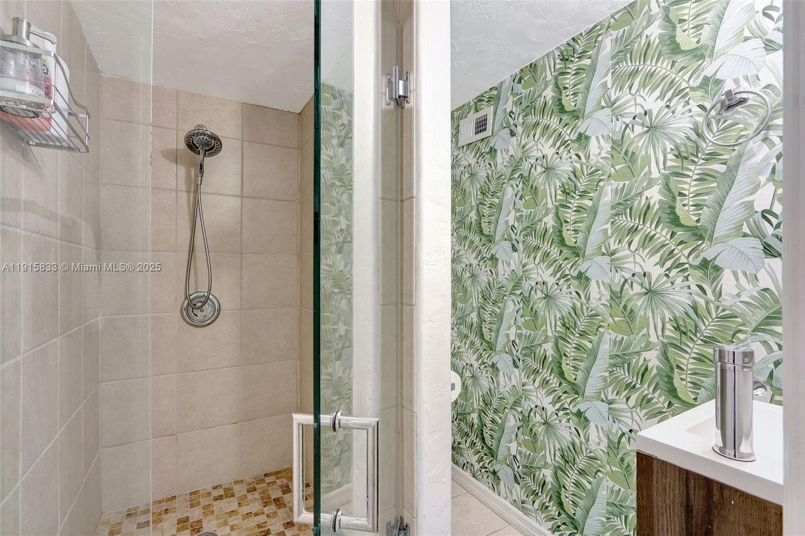 2809 NW 7th Ave photo 16