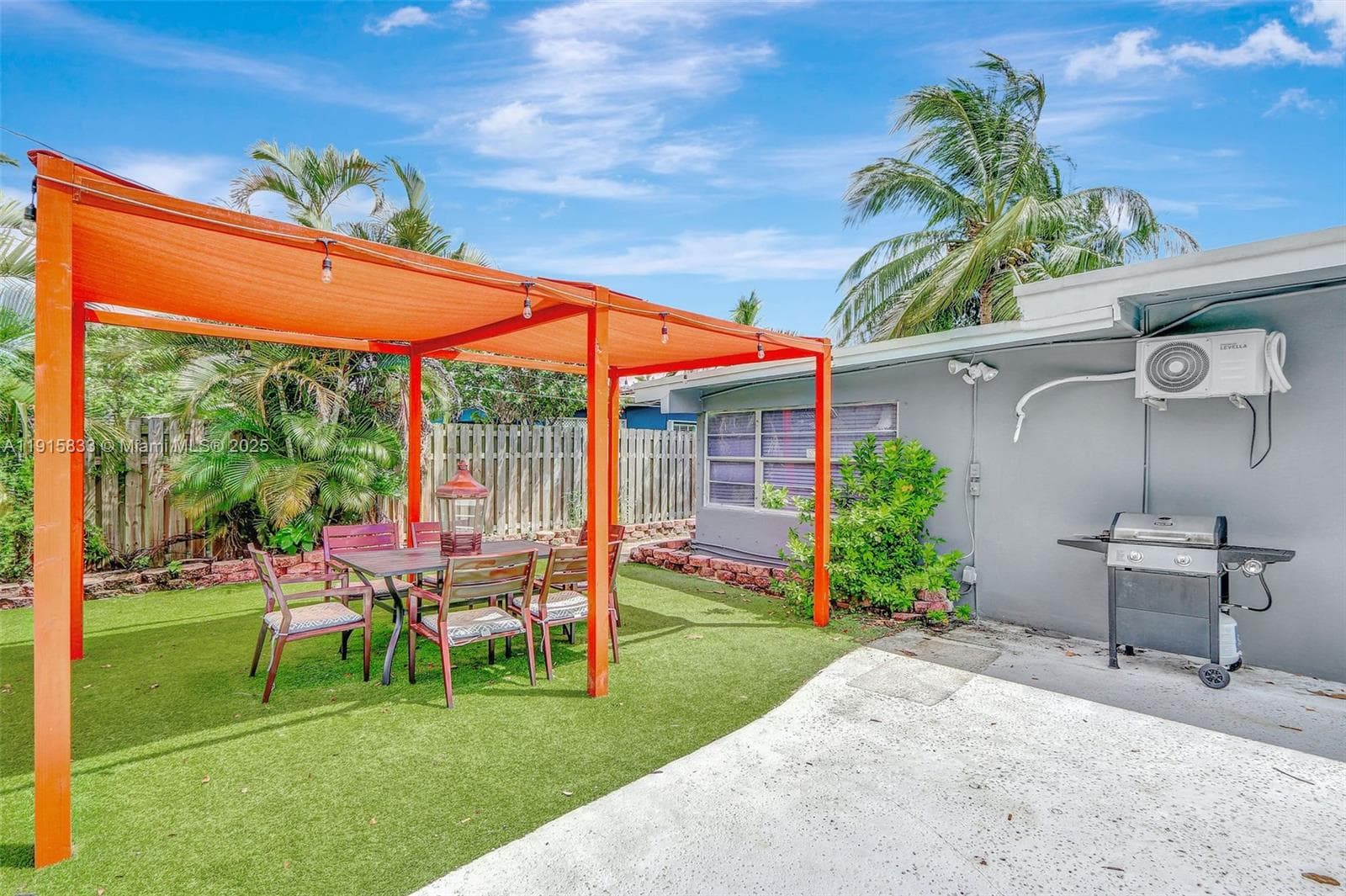 2809 NW 7th Ave photo 5
