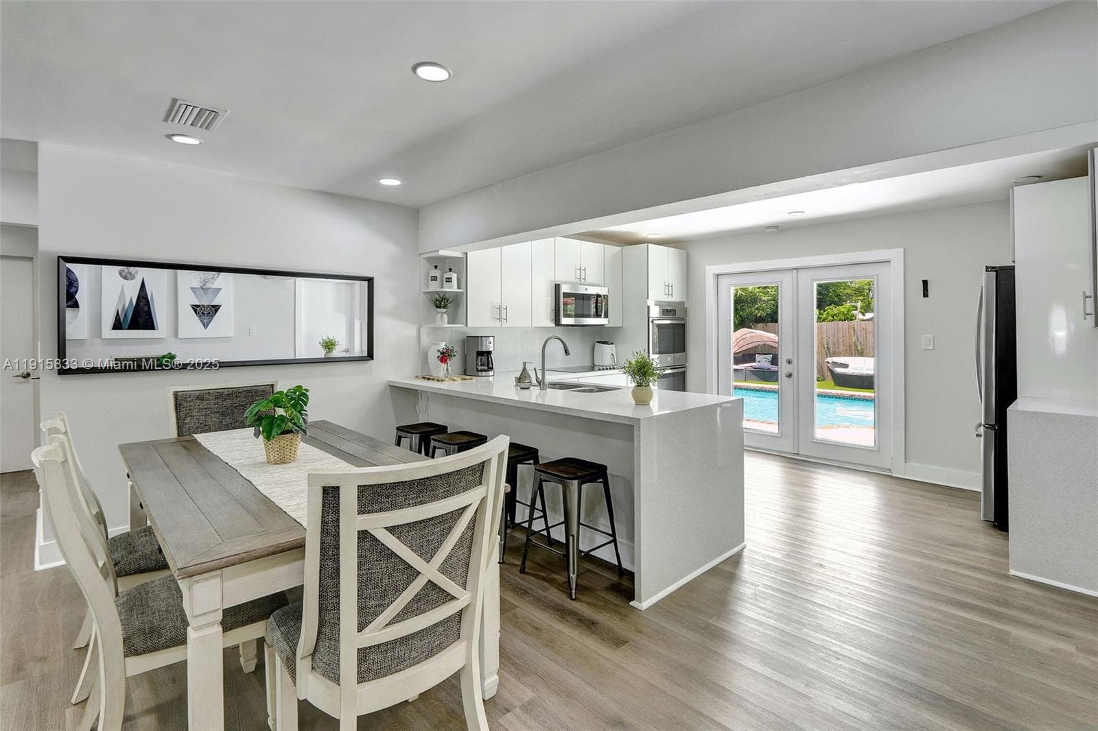 2809 NW 7th Ave photo 10